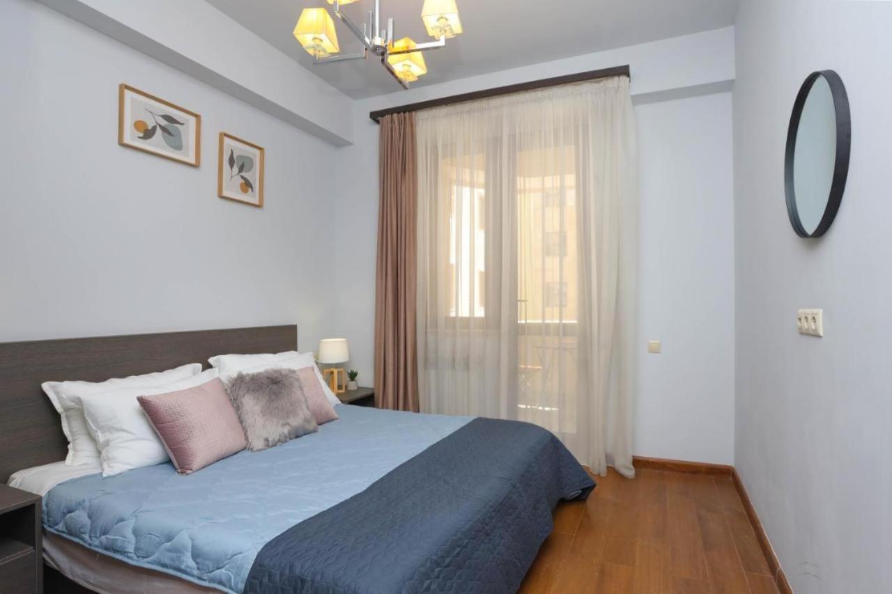 Apartment Near Republic Square エレバン エクステリア 写真